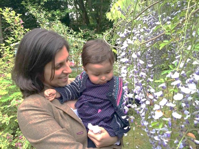 Brits-Iraanse moeder van één jaar oud meisje zonder aanklacht gedetineerd in Iran